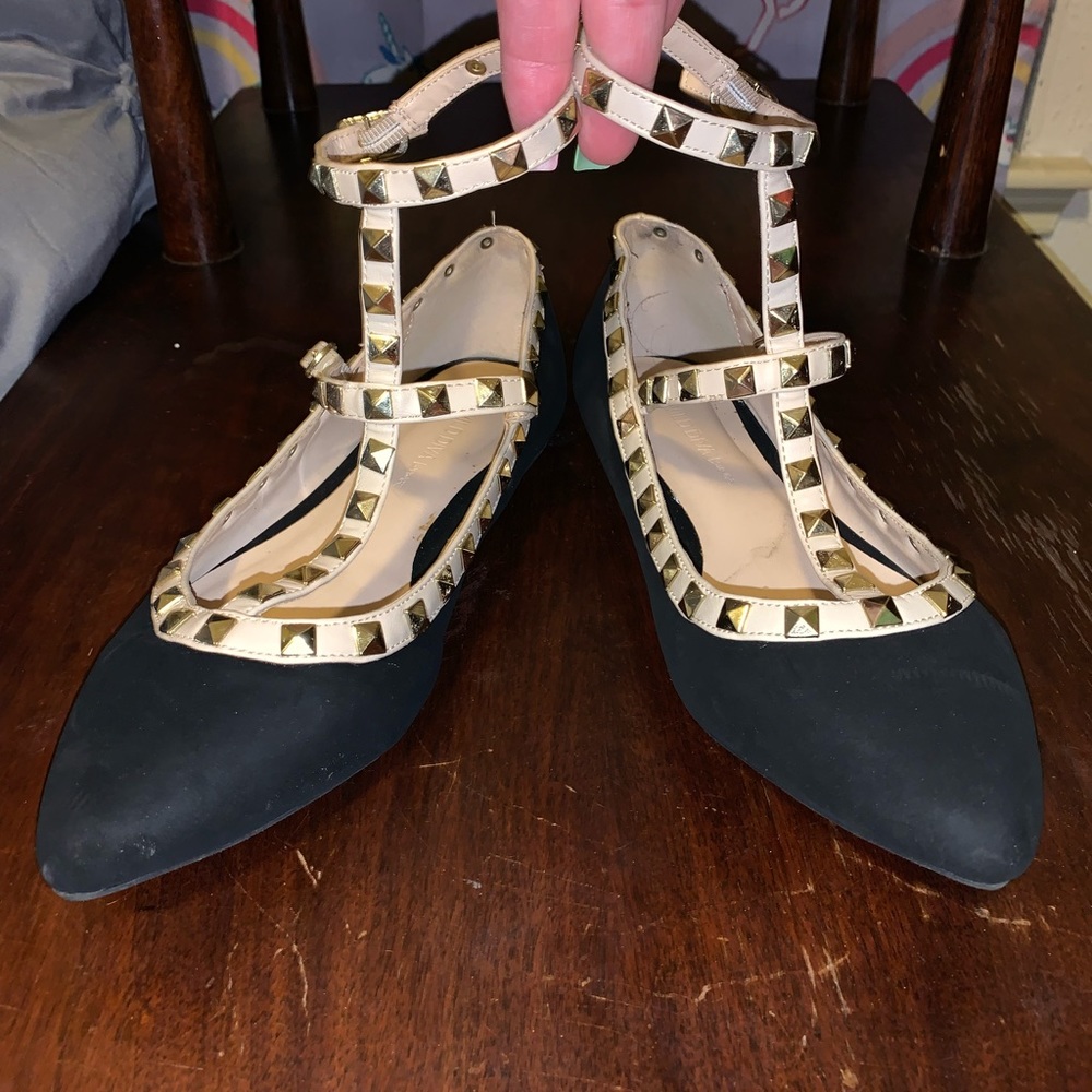 Wild diva fetish flats